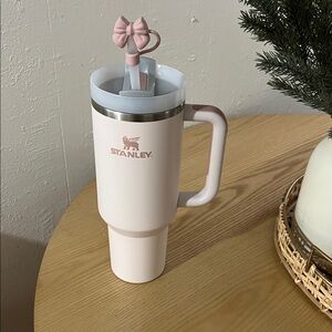 Stanley Blush Travel Mug with Bow Straw